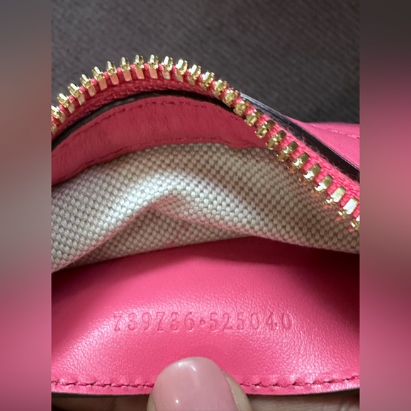 Gucci GG Quilted Shoulder Bag with Gold Chain Straps - Picture 8 of 10